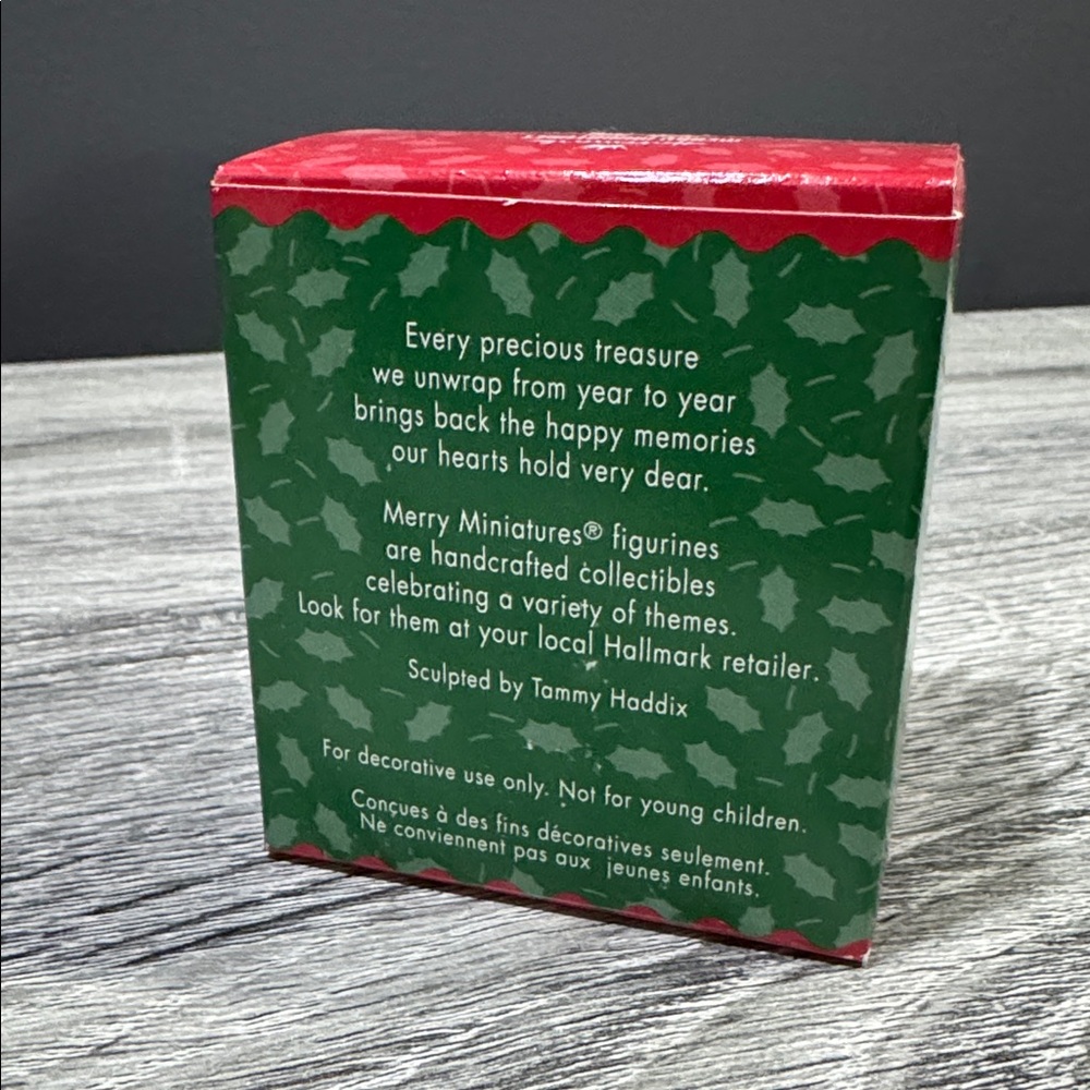 Hallmark | Merry Miniatures: 25th Anniversary Edition Teddy Bear Figures - Picture 4 of 16